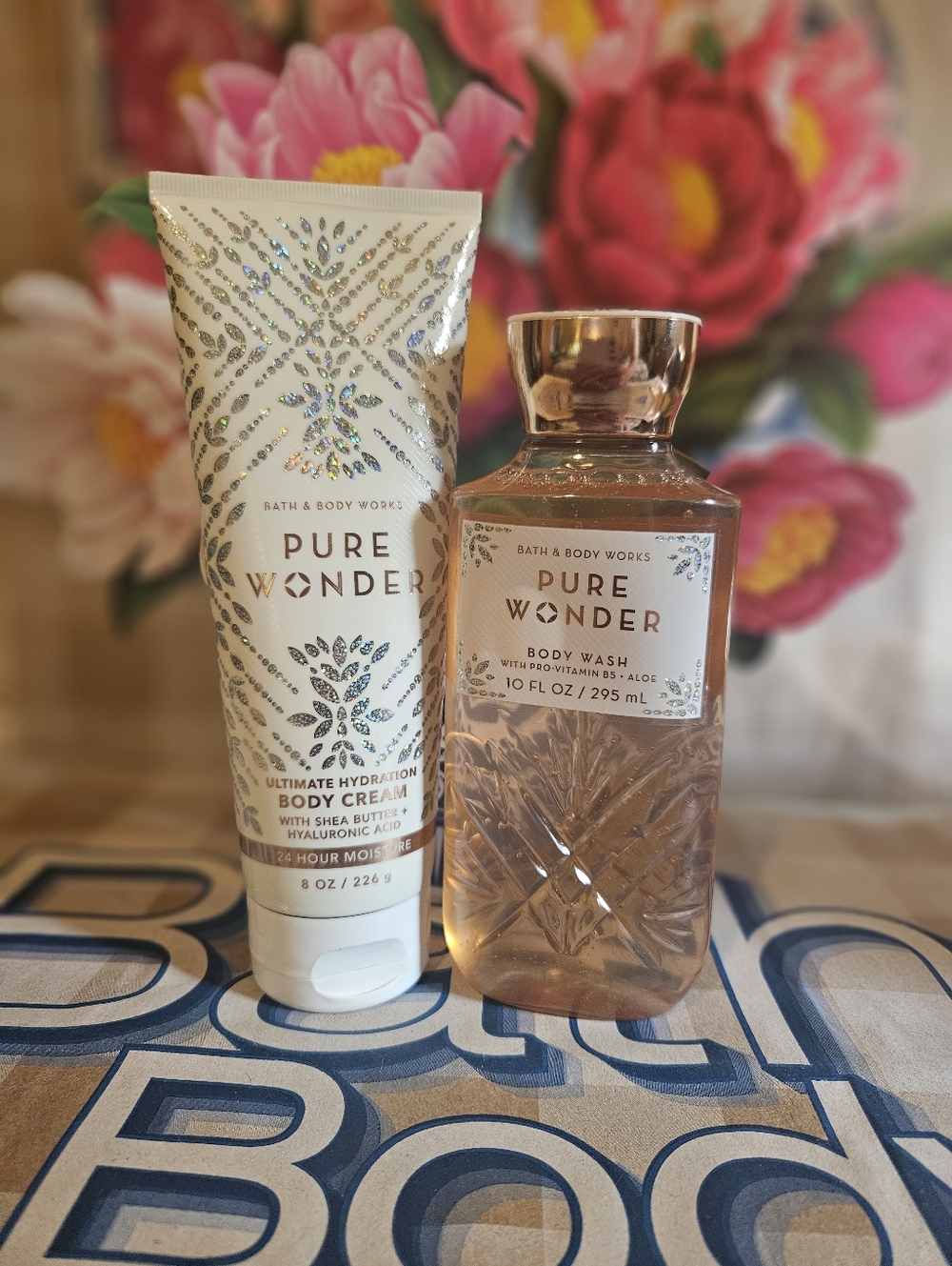 NWT Bath and Body Works Pure Wonder Set - White and Gold